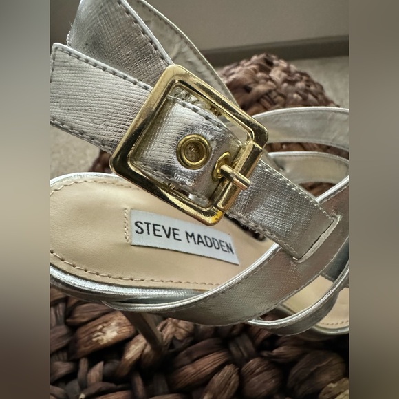 Steve Madden Metallic Silver Strappy Heels 👠 - Picture 3 of 9